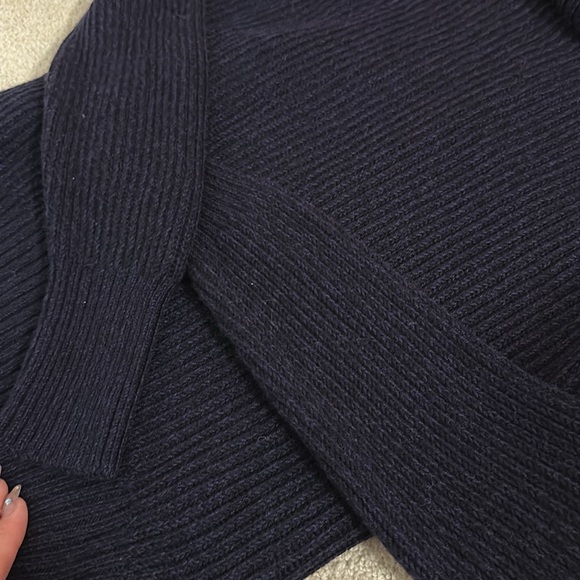 Aritzia Wilfred Free Lin Sweater 100% Merino Wool Navy Sz XS Made in Italy - Picture 9 of 9